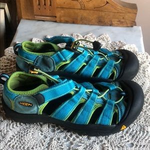 Keen children’s US size 6